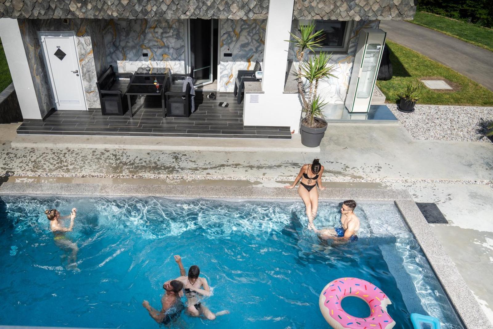 Resort Timaja - Pool, Massage Pool, Sauna Trebnje Екстериор снимка